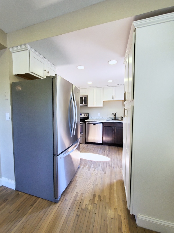 Building Photo - 90 E 8th Ave