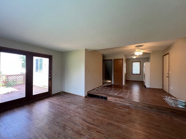 Building Photo - 9613 Dennis Dr