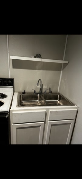 Building Photo - 608 Southern Ave