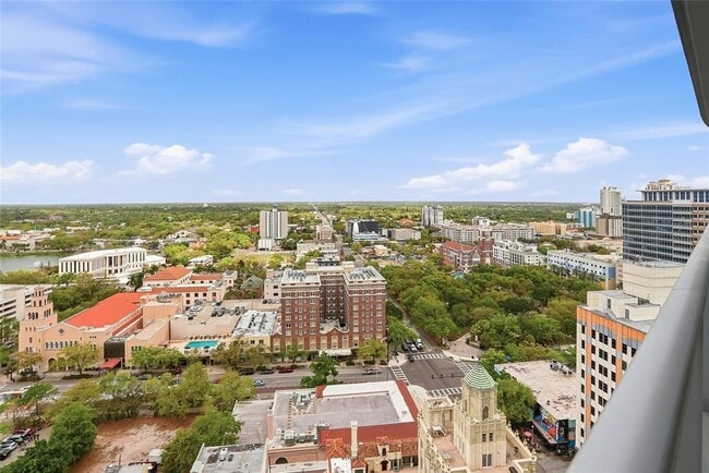 Building Photo - 400 Central Ave