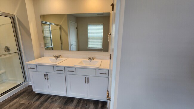 Building Photo - 61 Snapdragon Dr