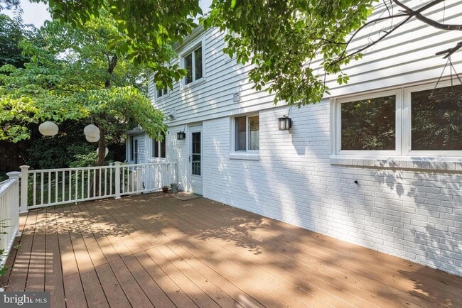 Building Photo - 9311 Adelaide Dr