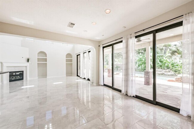 Building Photo - 11502 Bay Ledge Dr