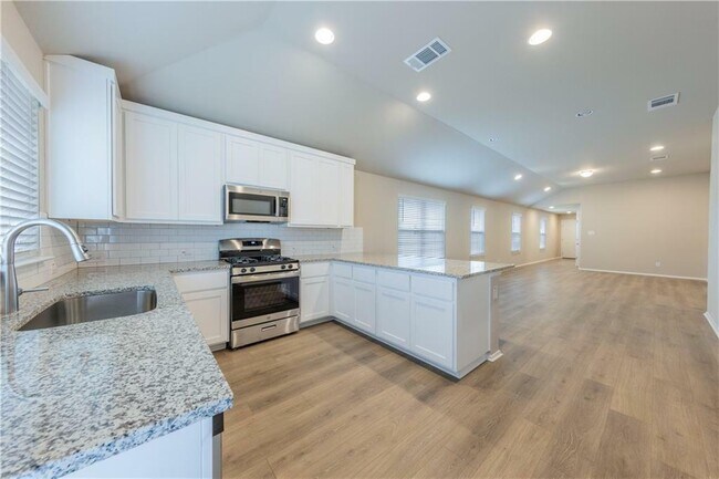 Building Photo - 5705 Respinto Dr