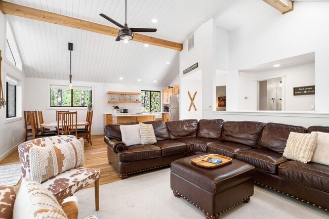 Building Photo - #11 Deer Lane, Sunriver OR 97707 - Long Te...
