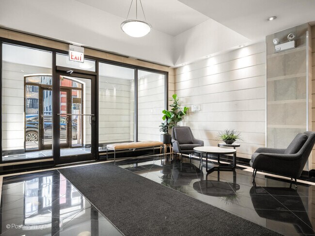 Building Photo - 520 N Halsted St