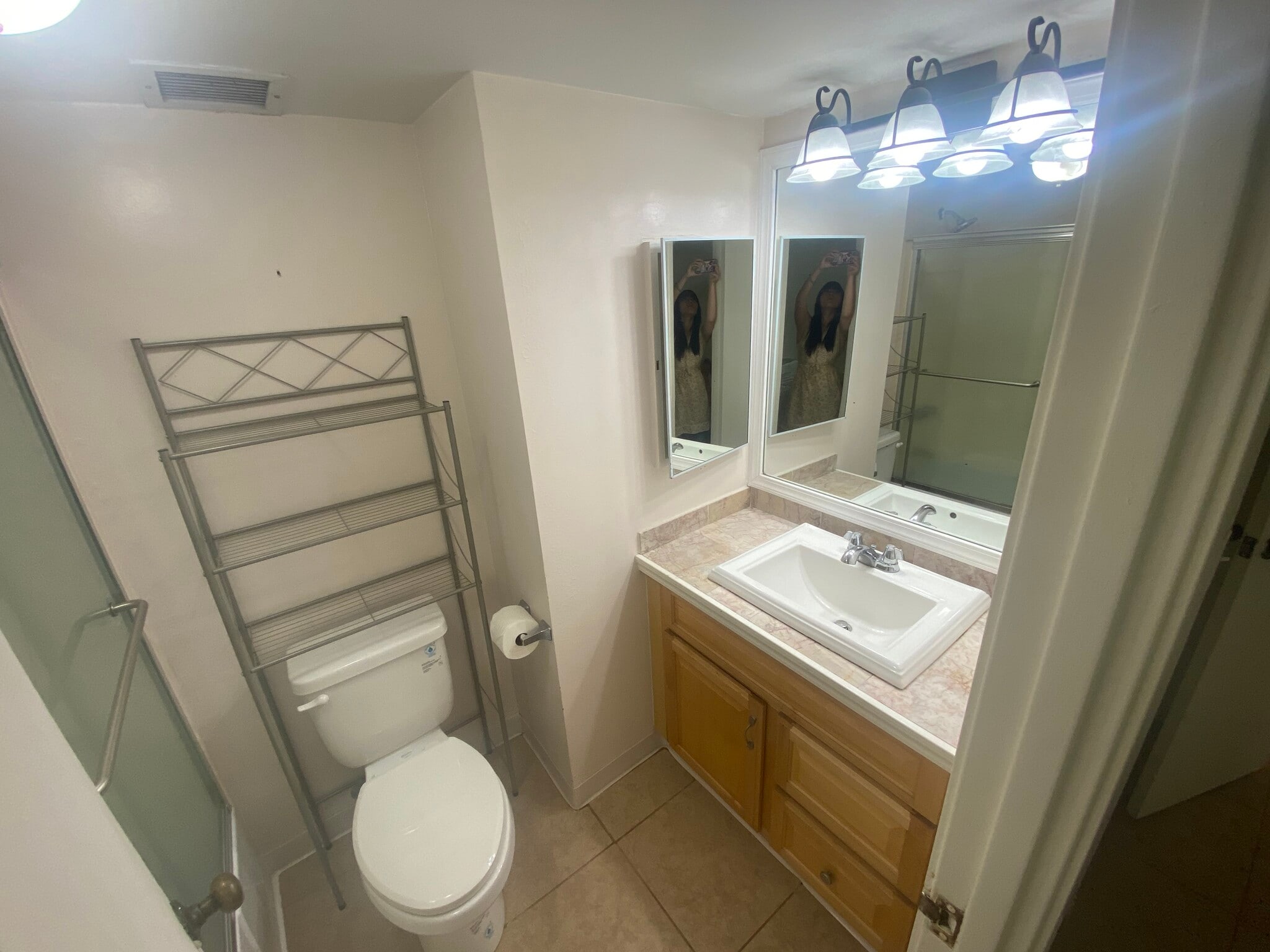 2nd Bathroom-1 - 531 Hahaione St