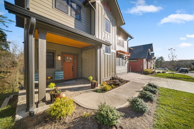 Building Photo - Fully Furnished | Asheville Area | 3–12 Month Leases Available