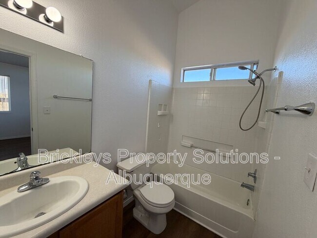 Building Photo - 10627 Brookline Pl NW