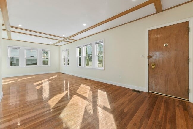 Building Photo - 60 Lane Park