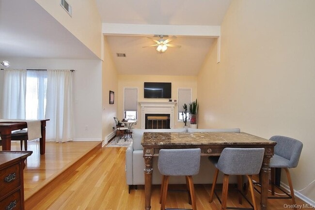 Building Photo - 63 Contempra Cir