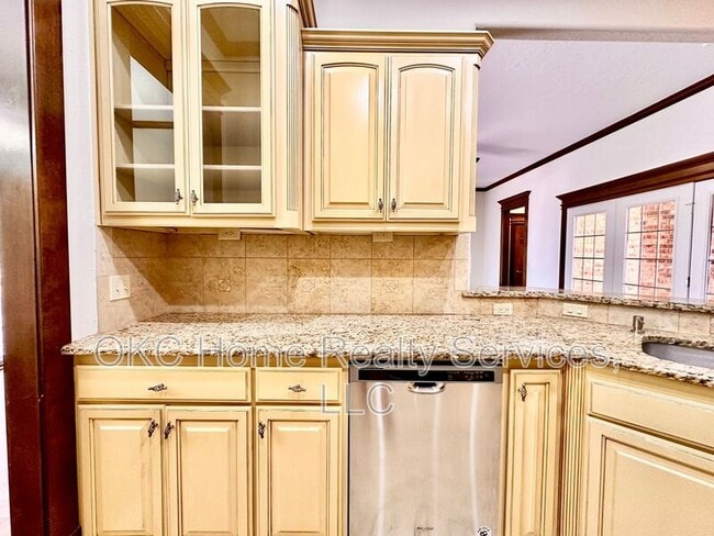 Building Photo - 1216 NW 190th Pl