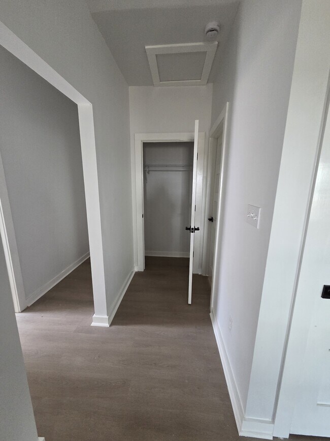 Building Photo - 3530 Highview Ct