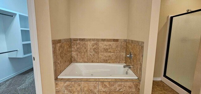 Building Photo - Beautiful 4 bedroom, 2 bath home for rent