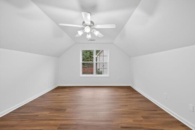 Building Photo - 2467 Bittersweet Cir