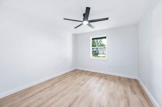 Building Photo - 5730 Alvarado Dr