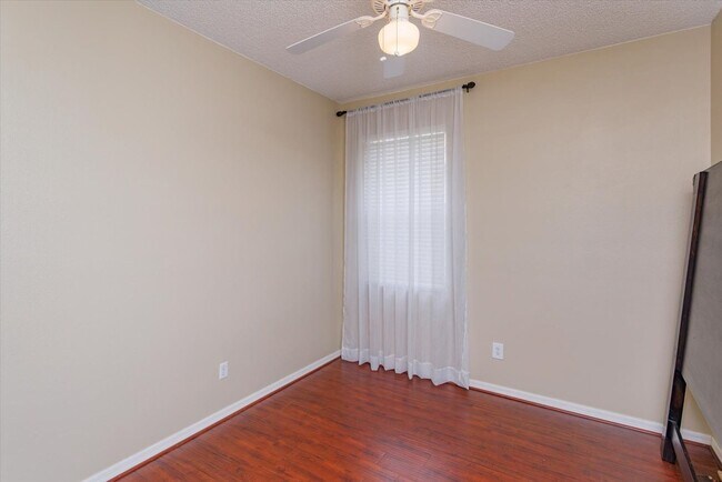 Building Photo - High Ceilings, Gourmet Kitchen, and a Playground – Where Life's Little Pleasures Meet!