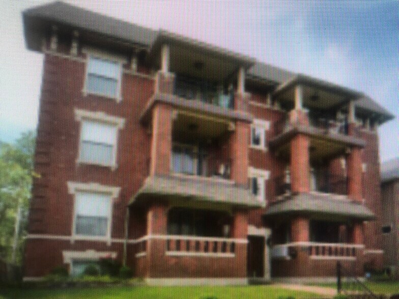Primary Photo - 5726 McPherson Ave