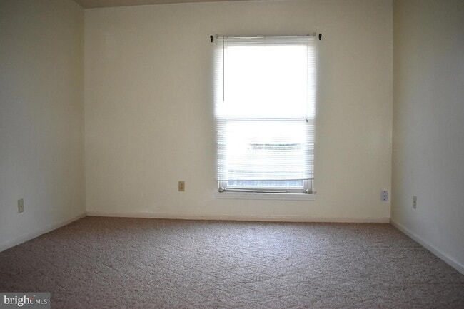 Building Photo - 5986 Broad St