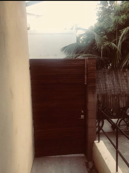 Building Photo - 1220 Manhattan Beach Blvd