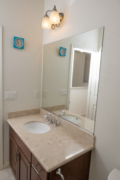 Building Photo - 859 Gary Lee King Common