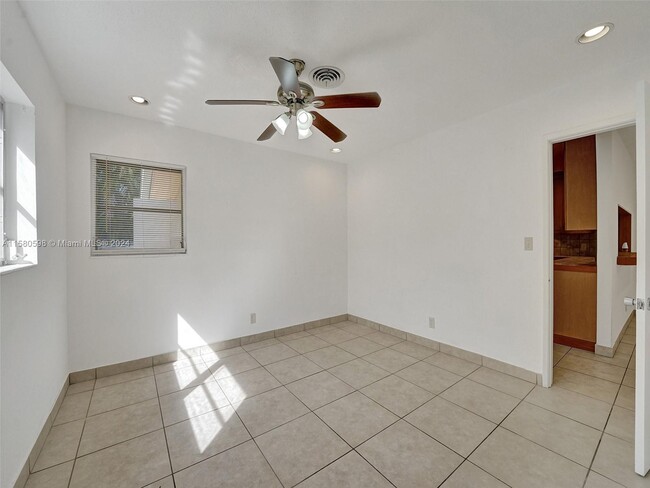 Building Photo - 1631 NE 51st St