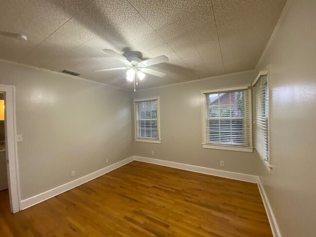 Building Photo - 948 Alachua Ave