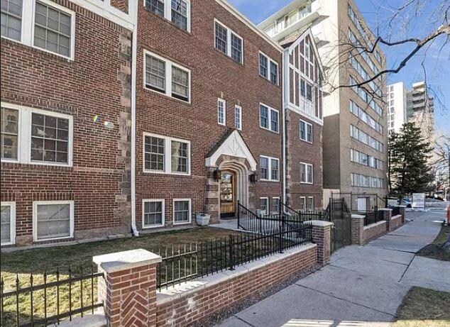 Building Photo - 963 Logan St