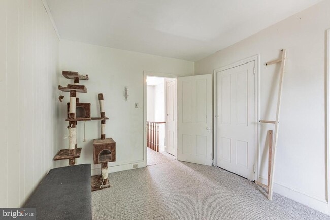 Building Photo - 6234 Ridge Ave