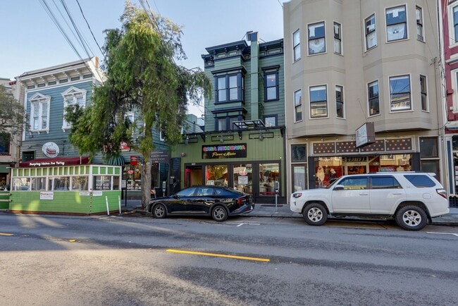 Building Photo - 3 Bed / 2 Bath pet friendly large and sunny unit on 24th St in Noe Valley. YouTube tour!