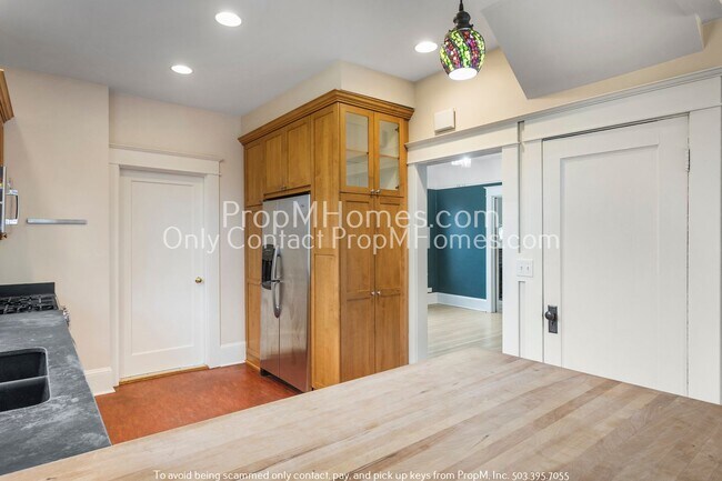 Building Photo - Discover Serenity in King Neighborhood!