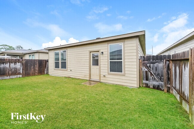 Building Photo - 14711 Myrtle Point Dr