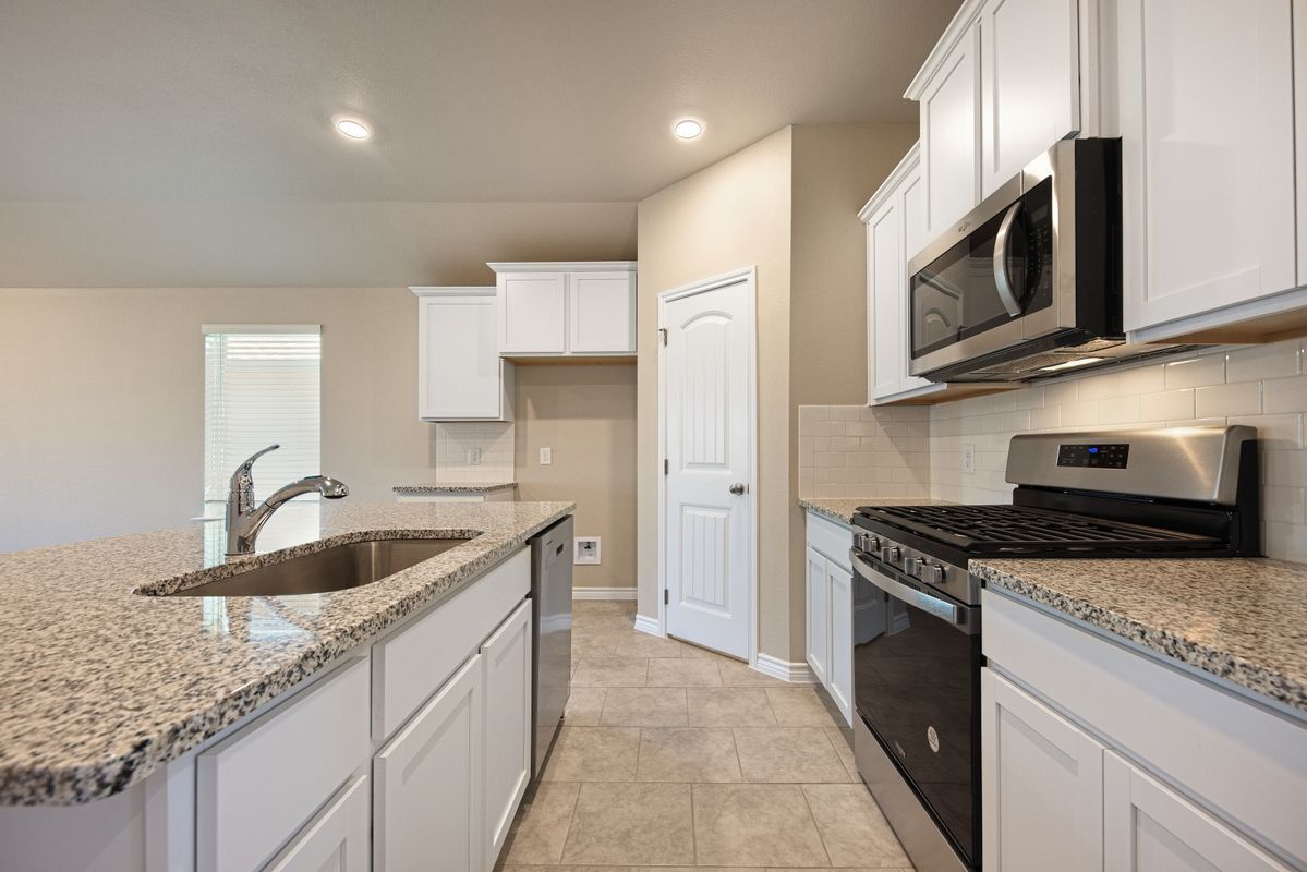 Building Photo - 7906 Lariat Toss Dr