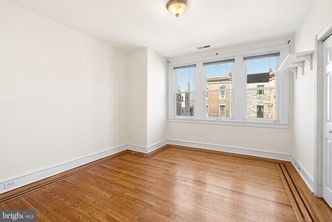 Building Photo - 871 N 22nd St