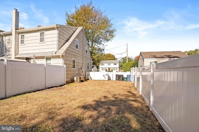 Building Photo - 45 Scattergood Ave