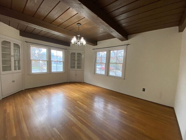 Building Photo - Upcoming Charming 2 Bed, 2Bath home in Kingsburg CA