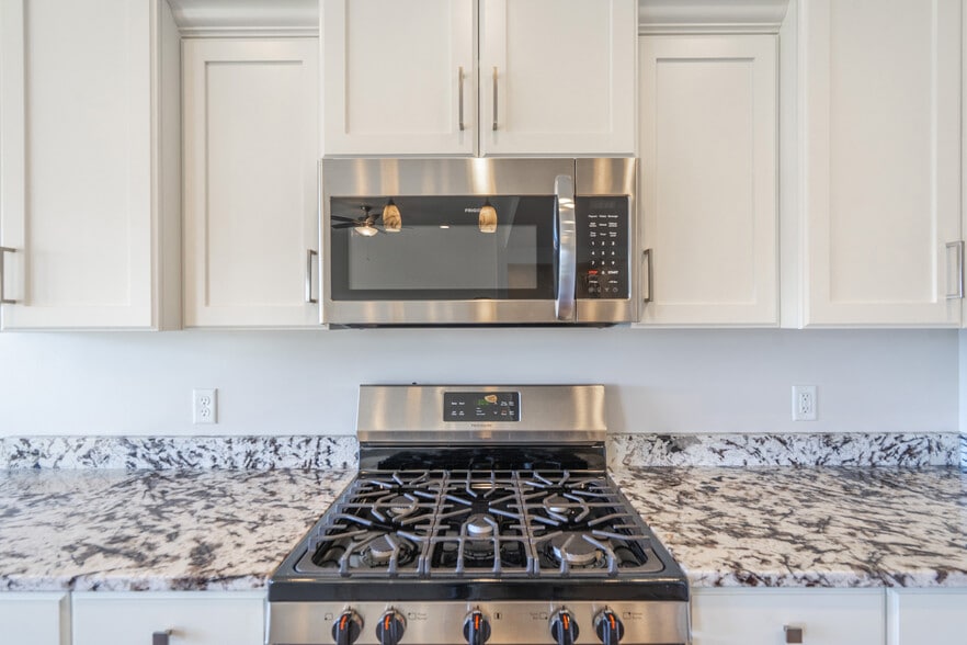 Building Photo - 3158 E Fuchsia Dr