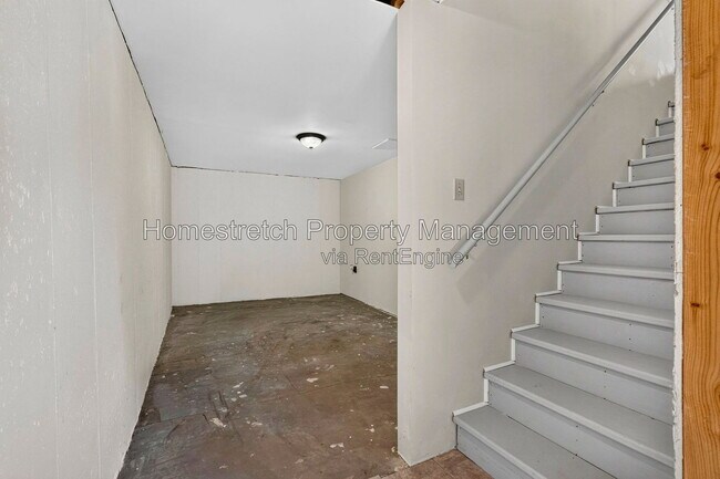 Building Photo - 6910 Emmons Dr