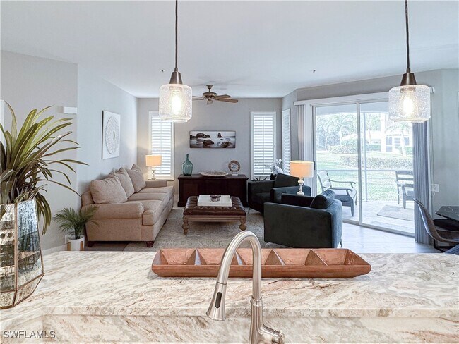 Building Photo - 9140 Southmont Cove