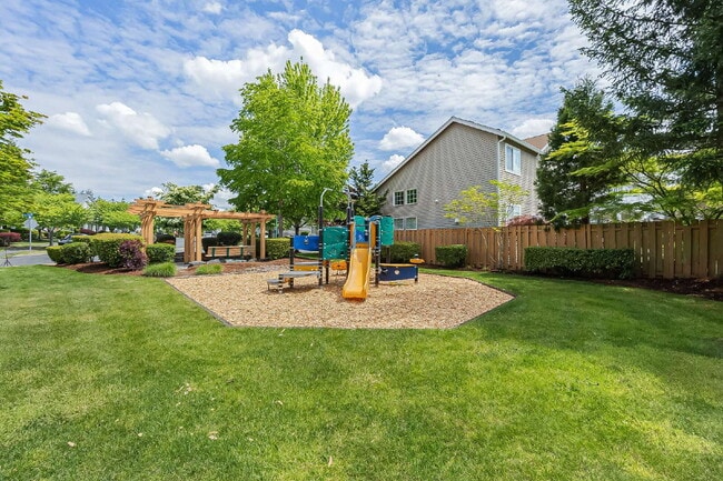 Building Photo - GATED COMMUNITY OF VERONA in LAKELAND HILLS!