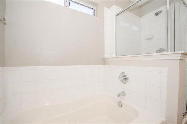 Building Photo - 2152 Royal Acres Trail