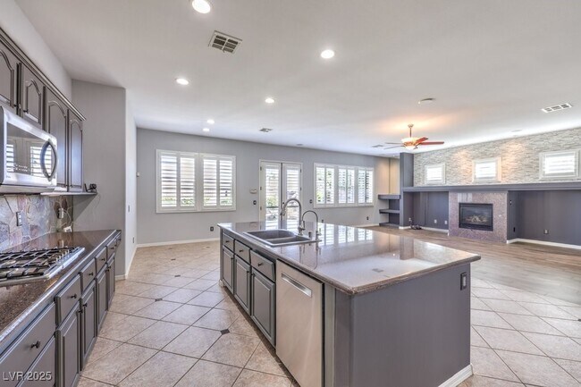 Building Photo - 3212 Wisteria Tree St