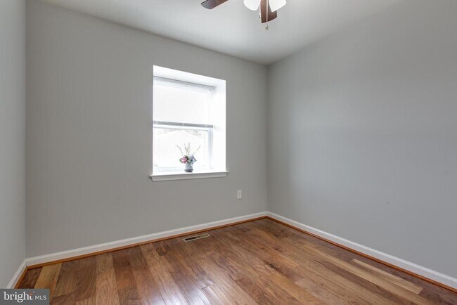 Building Photo - 3570 Lowlen Ct