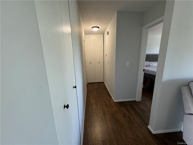 Building Photo - 12 Alpine Dr