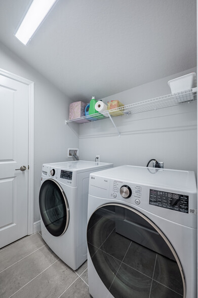 Building Photo - 2400 Ezzell Ct