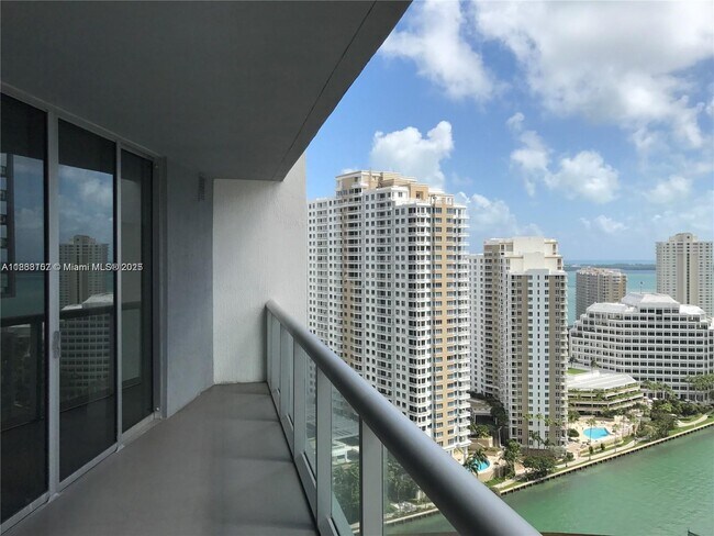 Building Photo - 475 Brickell Ave