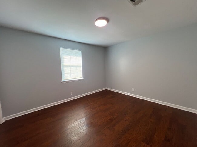 Building Photo - 219 Hickory Forge Dr