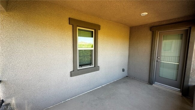 Building Photo - 7080 Garnet Crest Ct