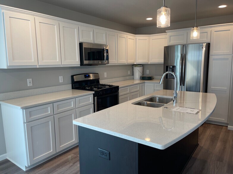 Building Photo - 718 Sugar Maple Ln
