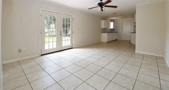 Building Photo - 4731 Pinebrook Ln